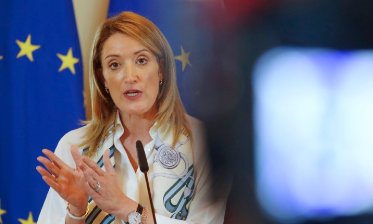 Мецола иска разследване срещу евродепутат, провеждал разговори с руснаци и пътувал до Москва